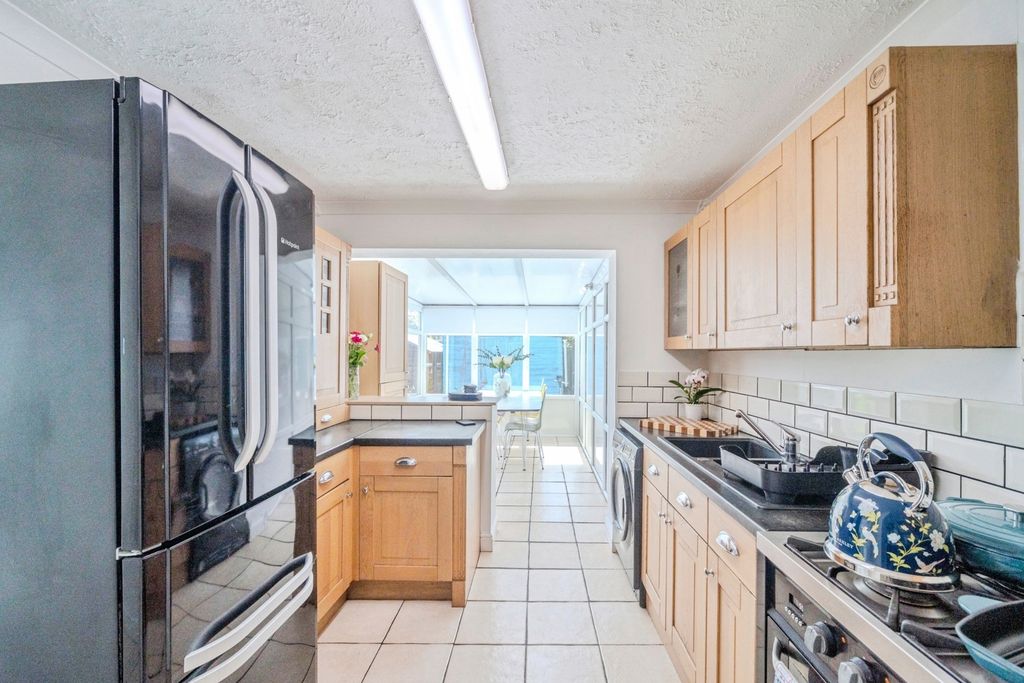 Property photo 3 of 20 Pbox-Img.Jpg