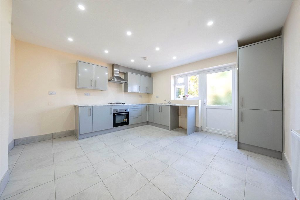 Property photo 2 of 20 Picture No. 08