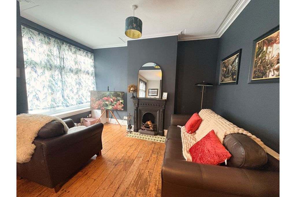 Property photo 2 of 29