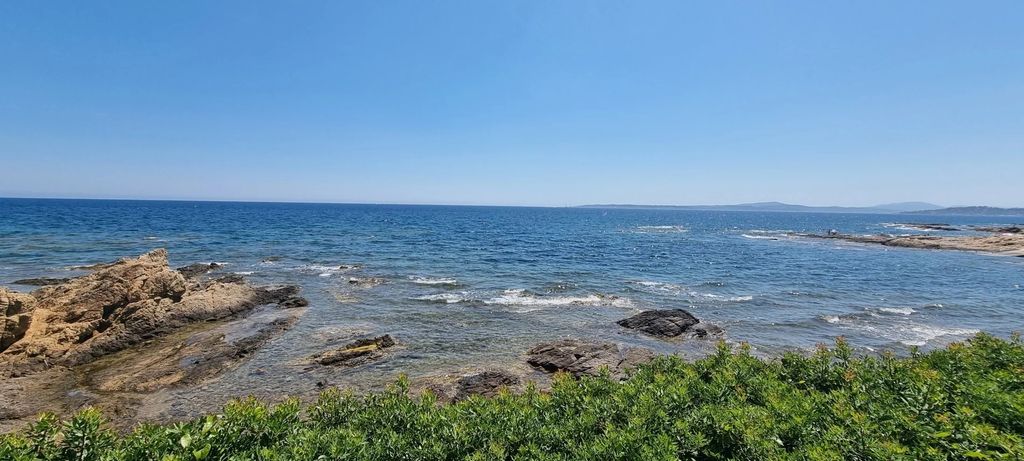 Property photo 2 of 33