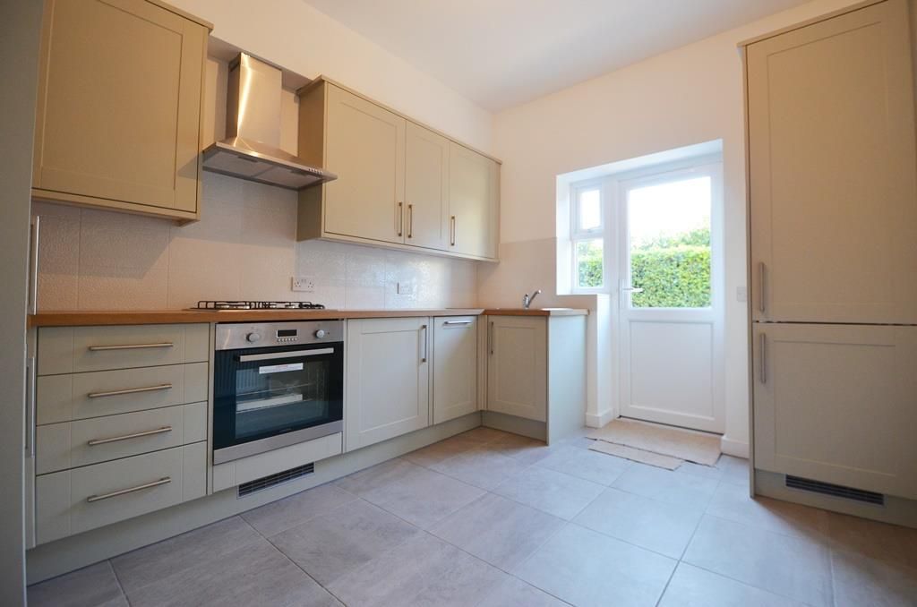 Property photo 1 of 11 Kitchen