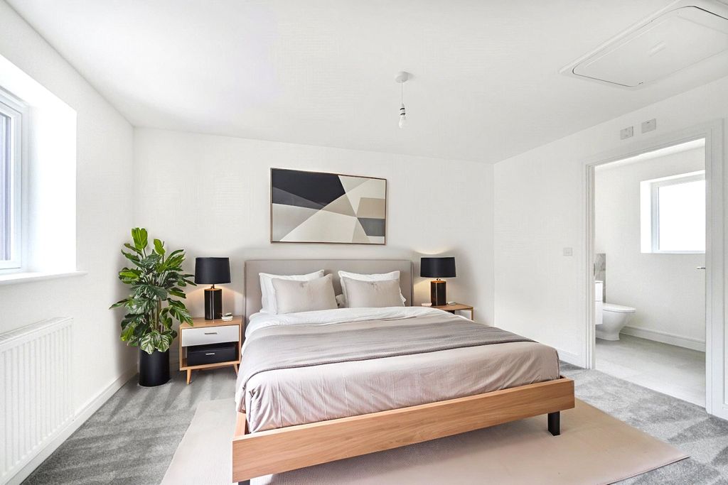 Property photo 2 of 21 Staged Photo