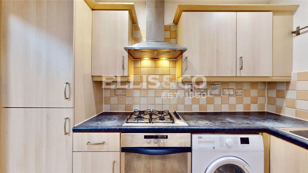 Property photo 3 of 9 Picture No. 16