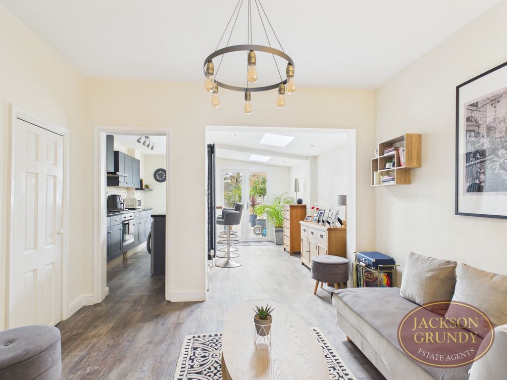 Property photo 3 of 11 Moore Street