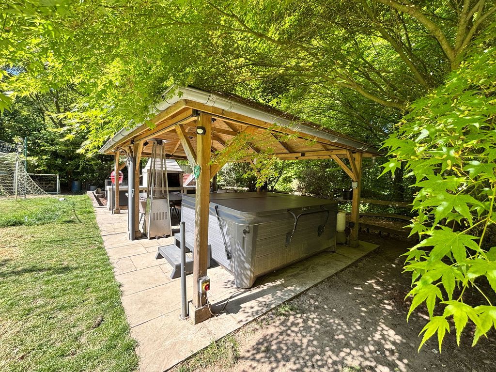 Property photo 2 of 47