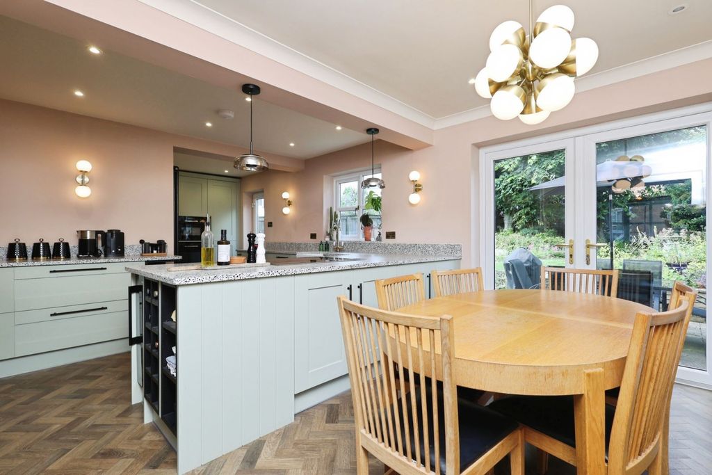 Property photo 2 of 15 Kitchen/Dining Room