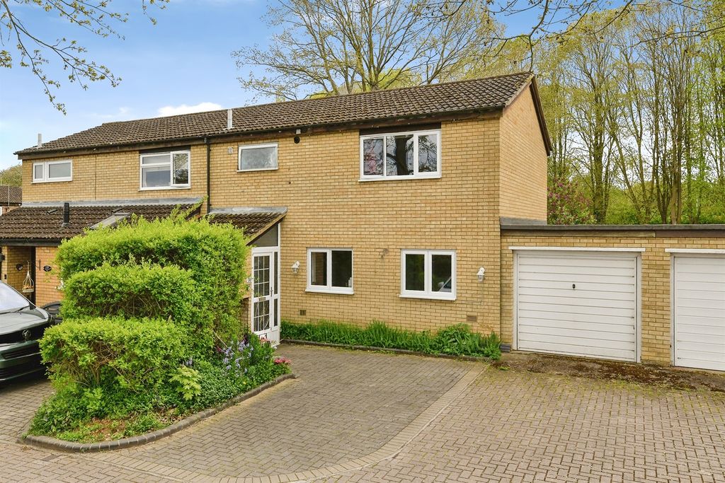 Property photo 1 of 11