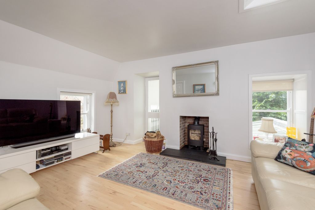 Property photo 3 of 16 Property Image 3