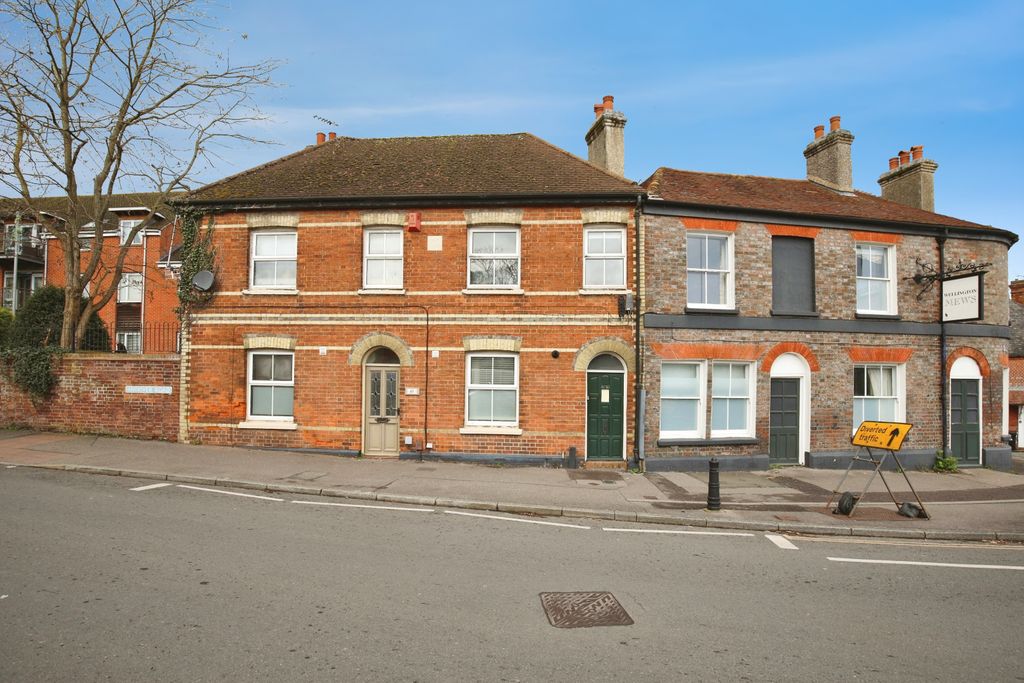 Property photo 3 of 17
