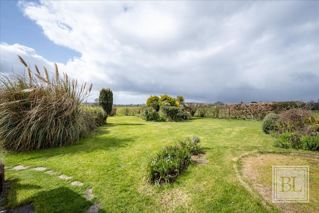 Property photo 2 of 25