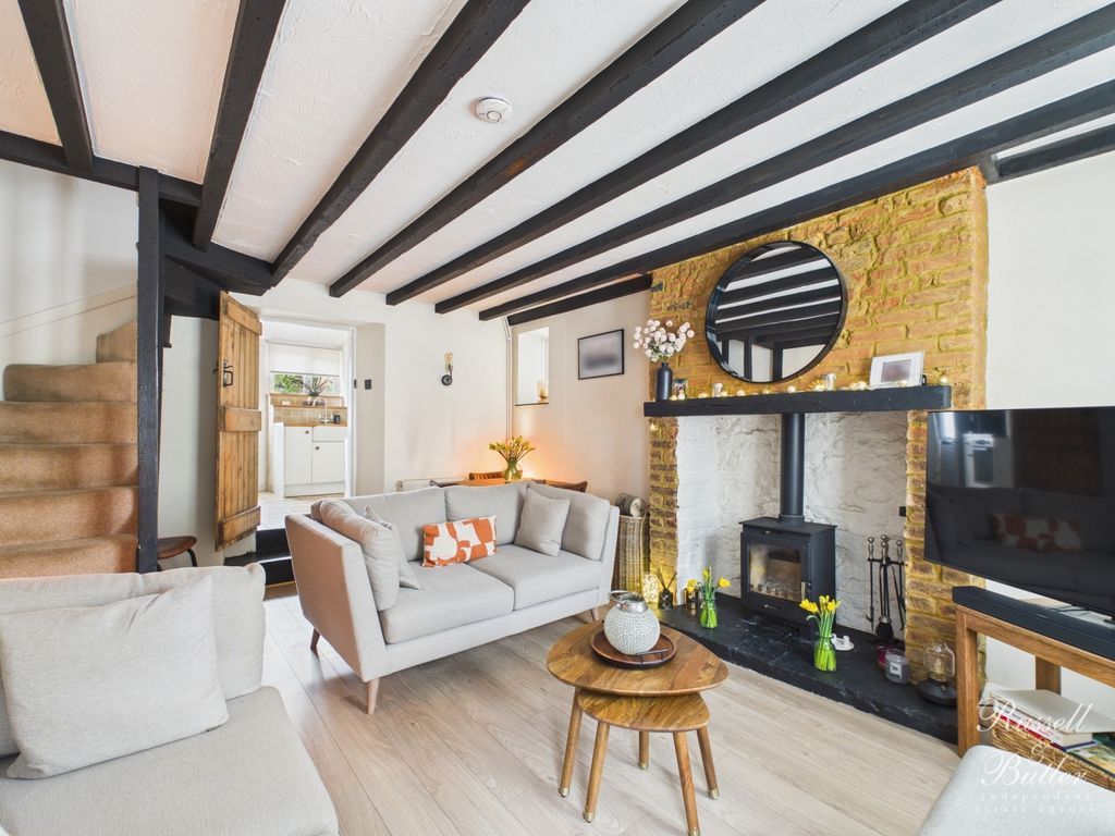 Property photo 2 of 14 Cam01995G0-Pr0411-Still003