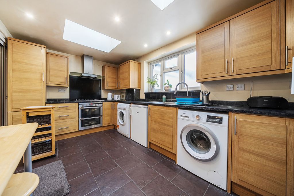 Property photo 2 of 21 Kitchen