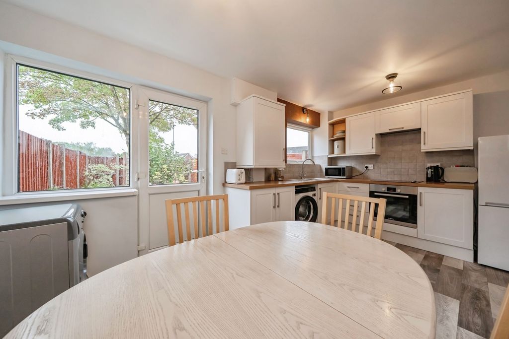 Property photo 2 of 16 Kitchen/Diner