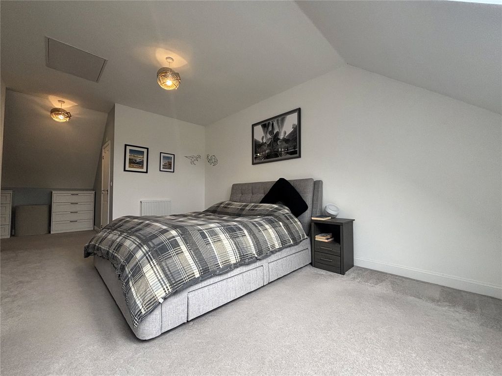 Property photo 3 of 7 Master Bedroom