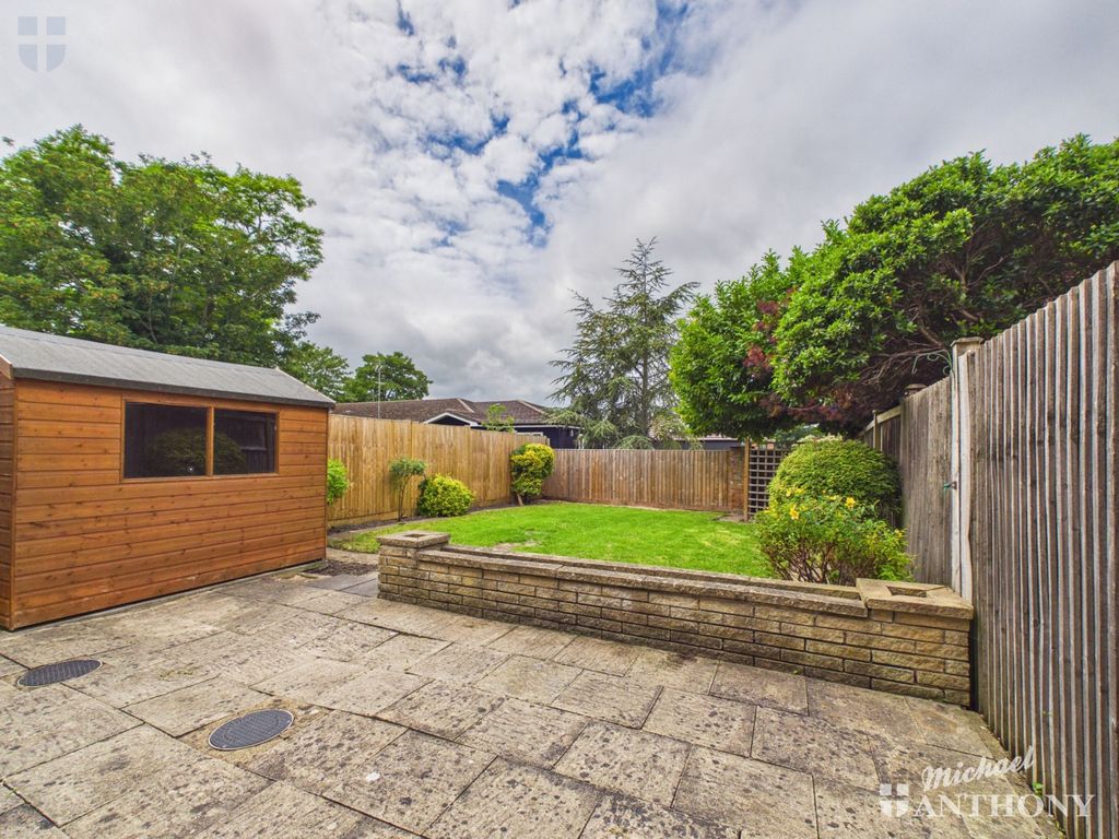 Property photo 3 of 14 Cam03218G0-Pr1066-Still013