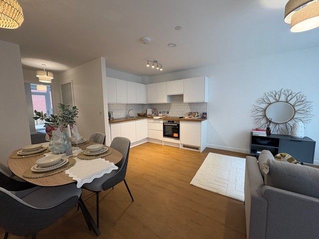 Property photo 1 of 7 Lounge