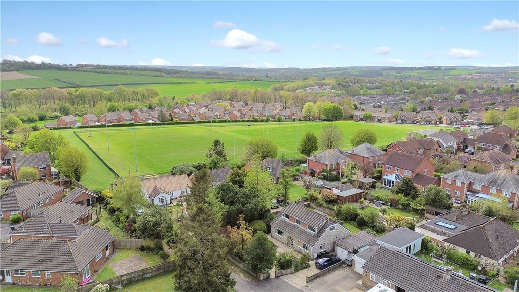 Property photo 2 of 19 Picture No. 24