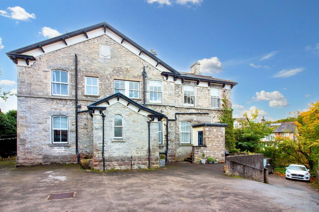 5 Ivy Garth, Sedbergh Road Kendal LA9, 2 bed flat to rent, £950 pcm