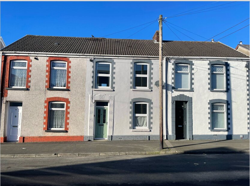 Property photo 2 of 9