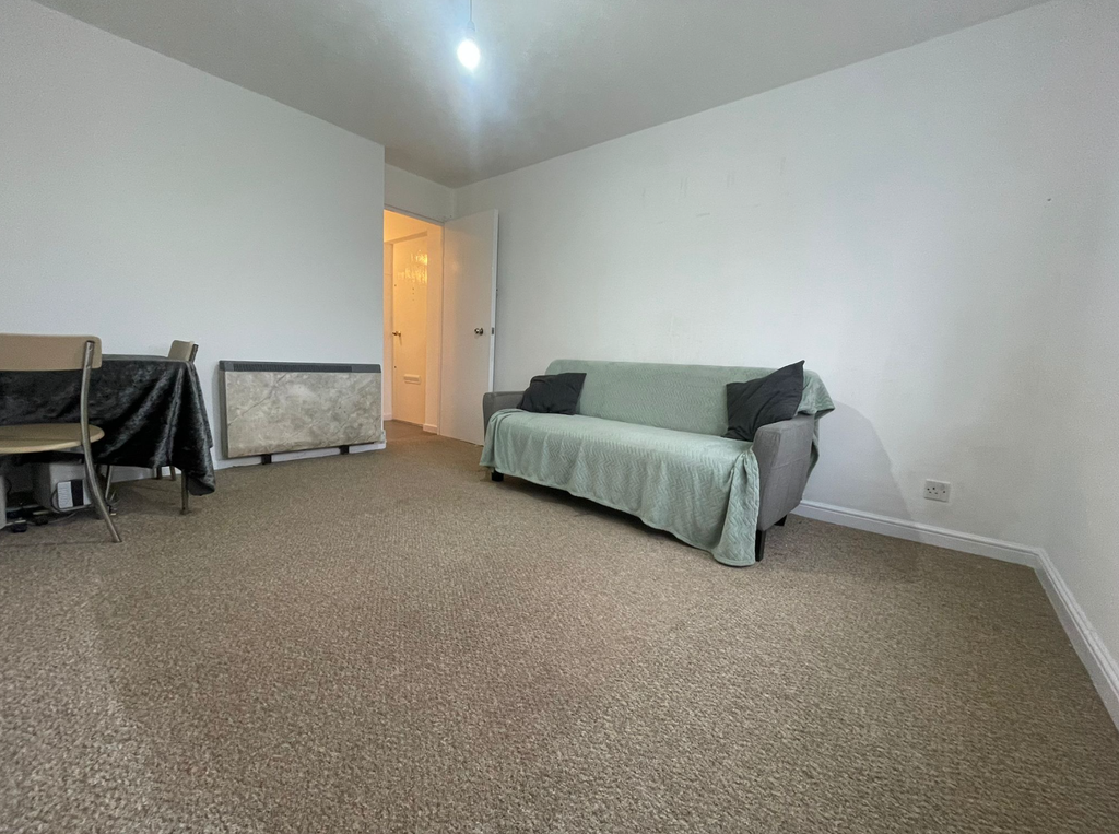 Property photo 3 of 12