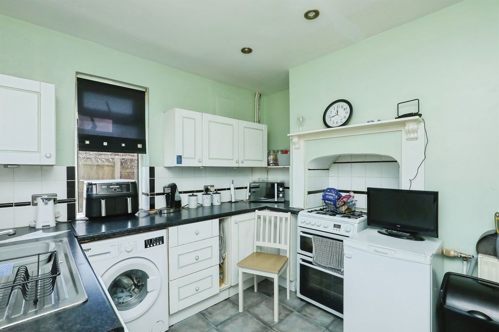 Property photo 3 of 17