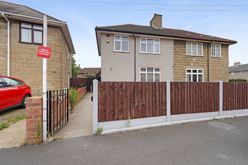 Property photo 2 of 13
