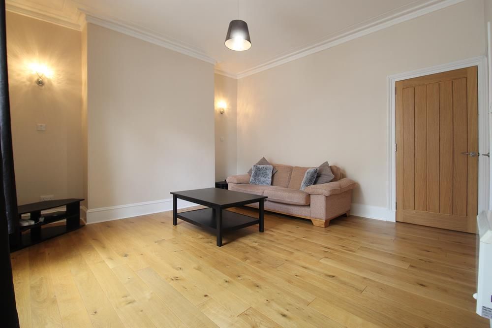 Property photo 1 of 11 Lounge