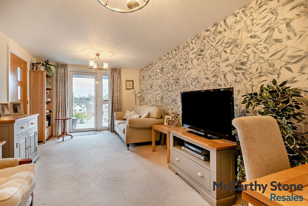 Property photo 3 of 31 8683149-Interior11-800.Jpg