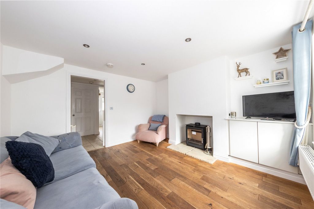Property photo 1 of 29 Picture No. 05