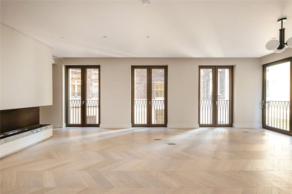 Property photo 1 of 13 Reception
