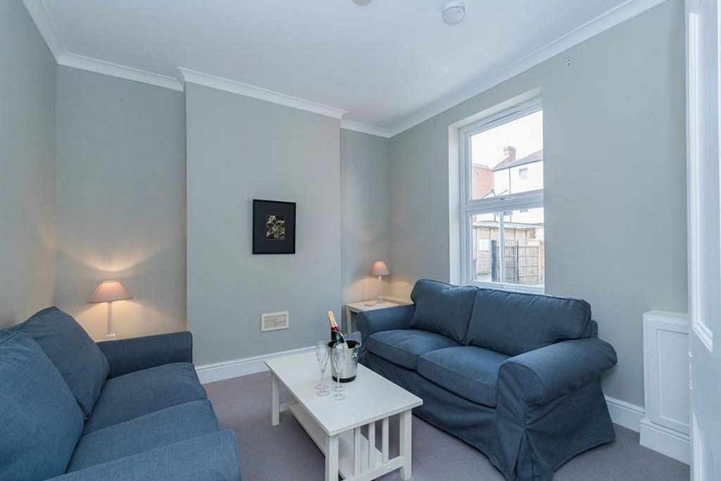 Property photo 3 of 6 Photo 8