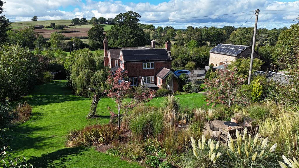 Property photo 2 of 35