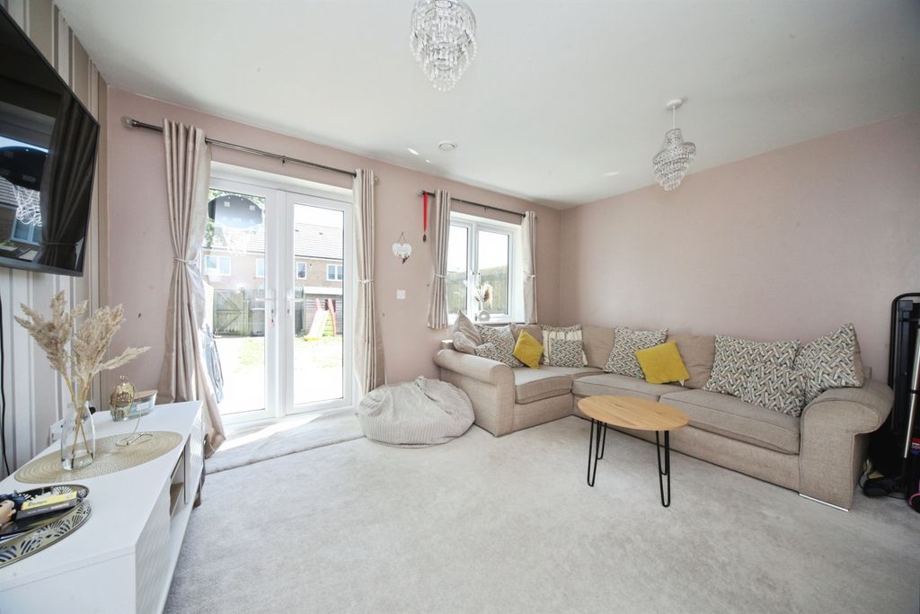 Property photo 2 of 13