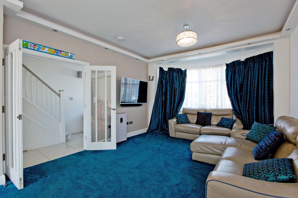 Property photo 2 of 24