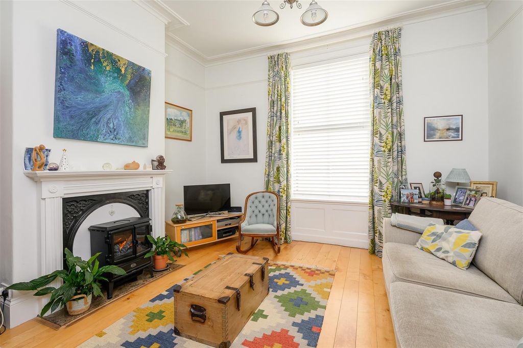 Property photo 2 of 18 Living Dining