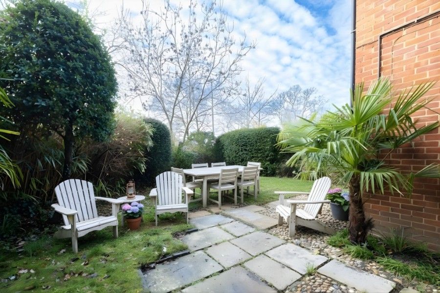 Property photo 2 of 12