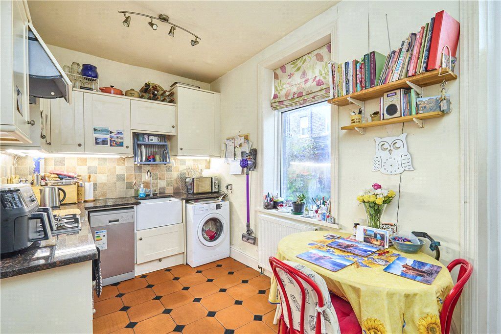 Property photo 3 of 10 Dining Kitchen