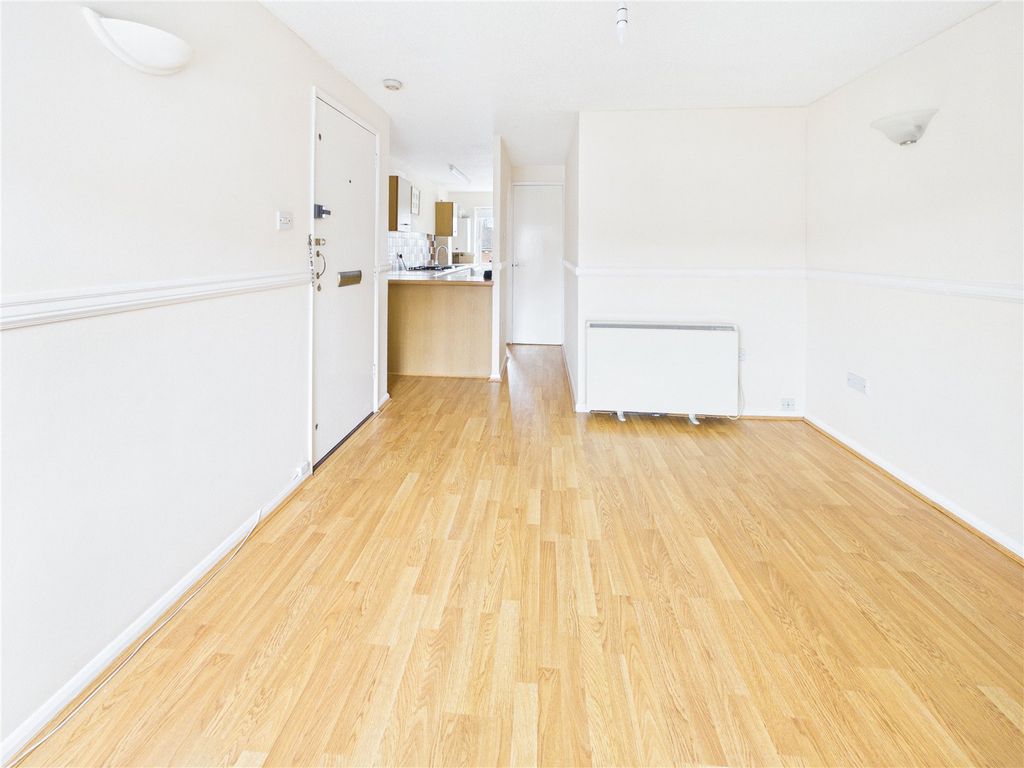 Property photo 3 of 9 Picture No. 24