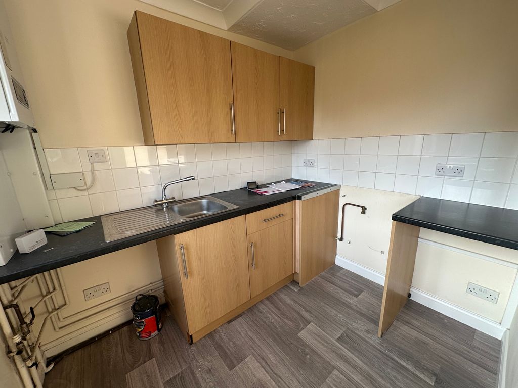 Property photo 2 of 16 Kitchen