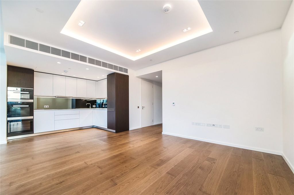 Property photo 2 of 18 Picture No. 11