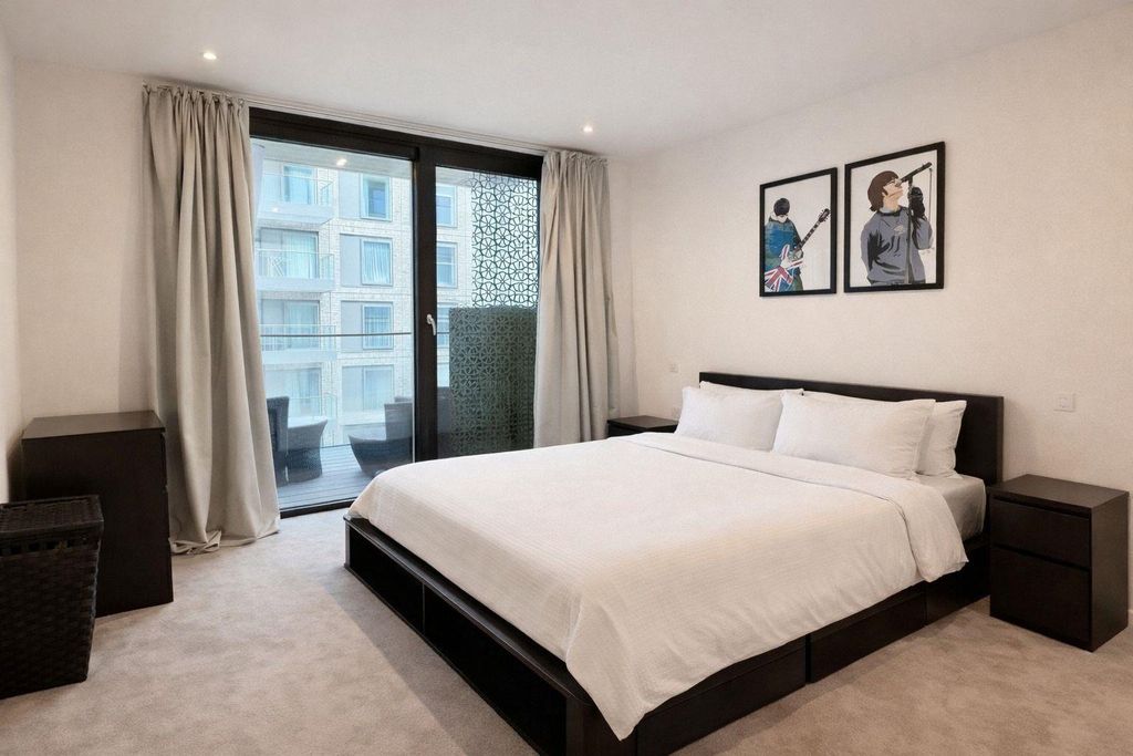 Property photo 3 of 11 Property For Sale In John Cabot House By Barrain L