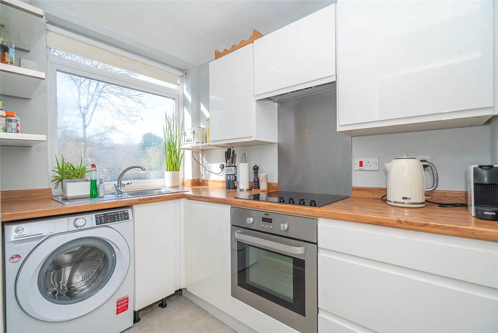 Property photo 3 of 16 Kitchen