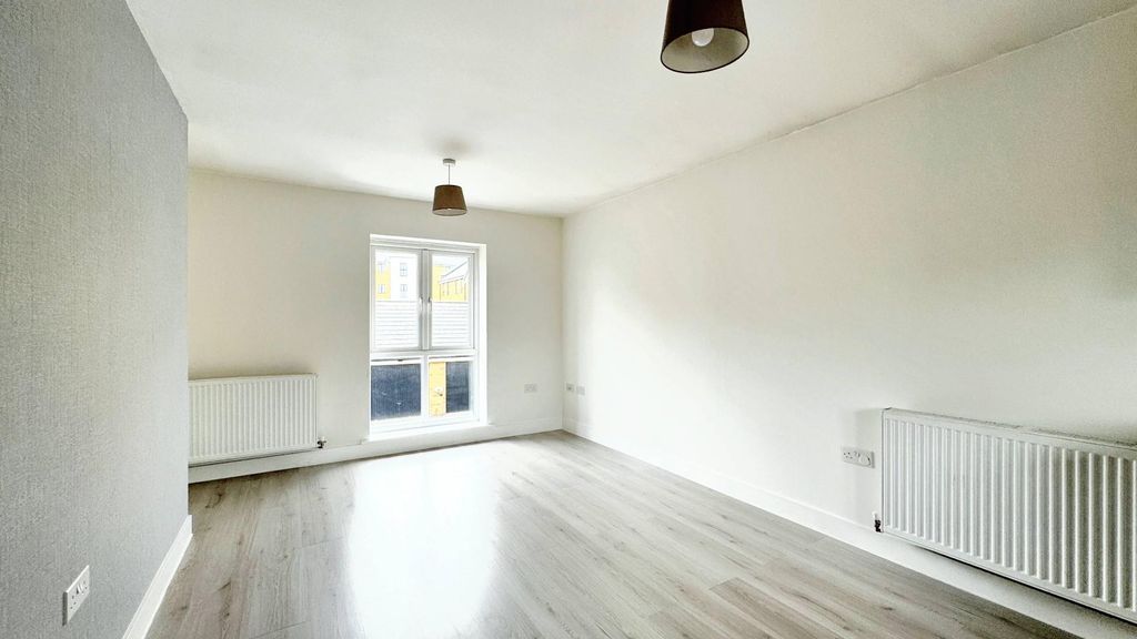 Property photo 3 of 10 Zpyyx4Vk20Axnh3Ob1Uhvw