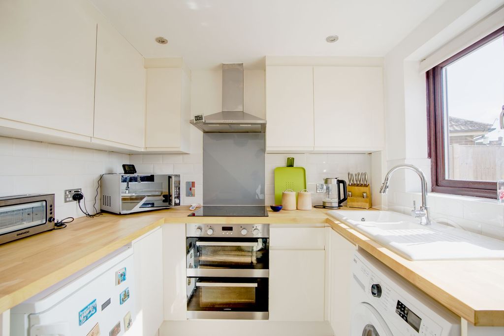 Property photo 3 of 11