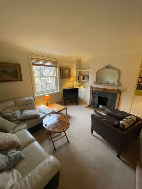 Property photo 1 of 20 Living Room