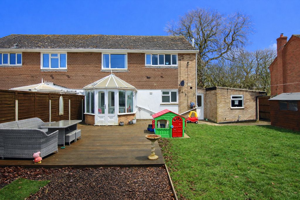 Property photo 2 of 23