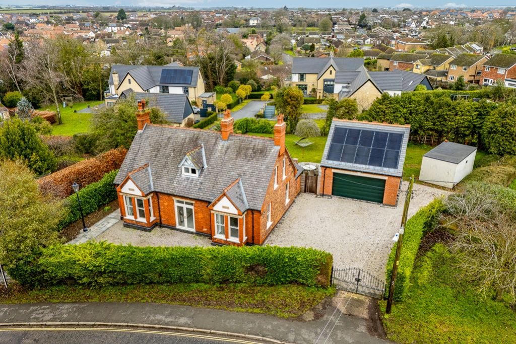 Property photo 1 of 35 21 Mill Hill (Nettleham)-2