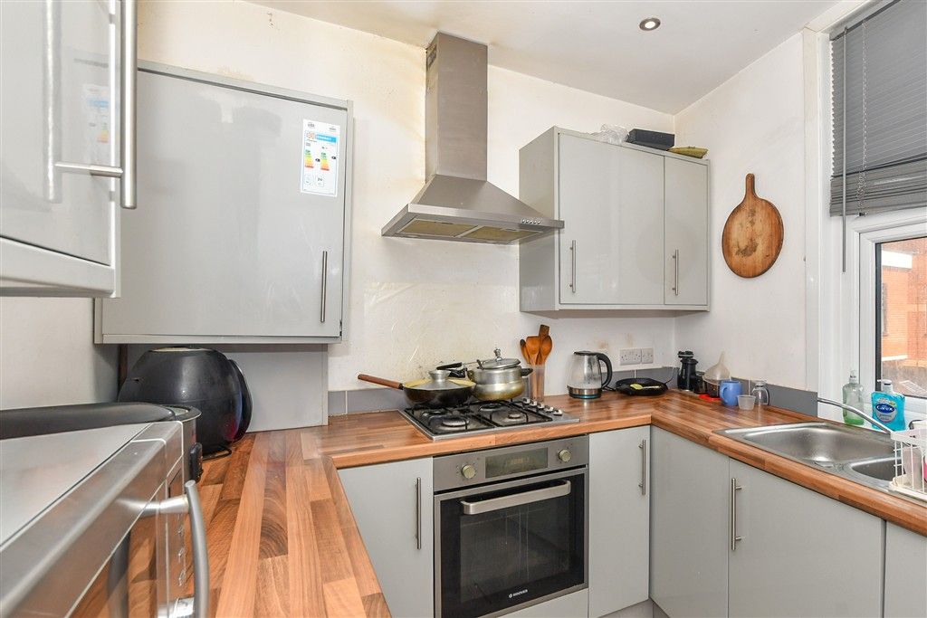 Property photo 2 of 6 Kitchen
