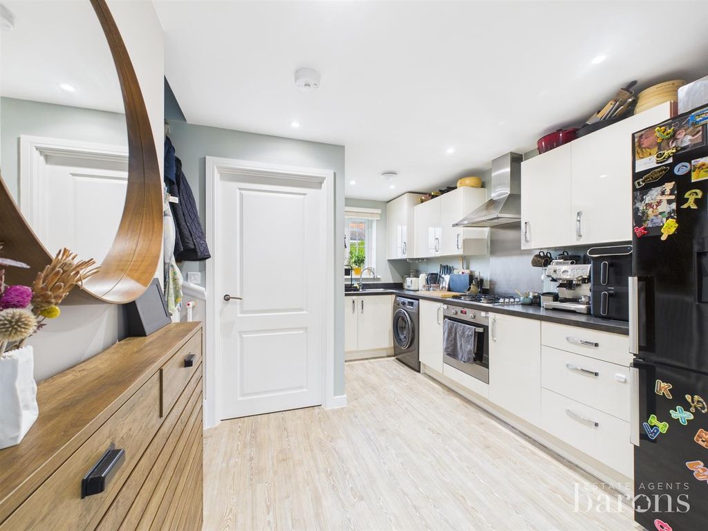 Property photo 3 of 27 Cam05500G0-Pr0124-Still024.Jpg