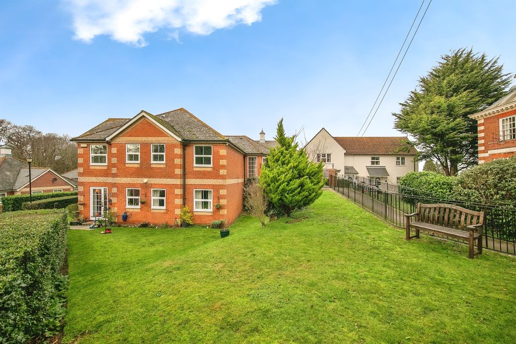 Property photo 3 of 12